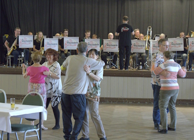 Sommerfest der KO Gera des BSVT im Volkshaus Gera Zwötzen - Die Wünschendorfer Bläservereinigung e.V. spielt zum Tanz auf